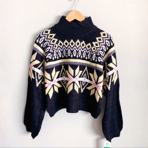 Planet Gold Mock Neck Cropped Sweater - Picture 4 of 4